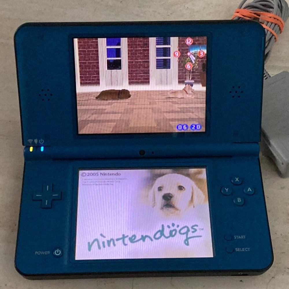 Nintendo DSi XL Console & Charger Handheld System Blue - Picture 9 of 15